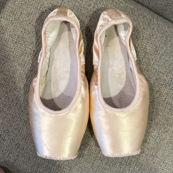 COPY - Pointe Shoe Bundle! - Picture 2 of 7